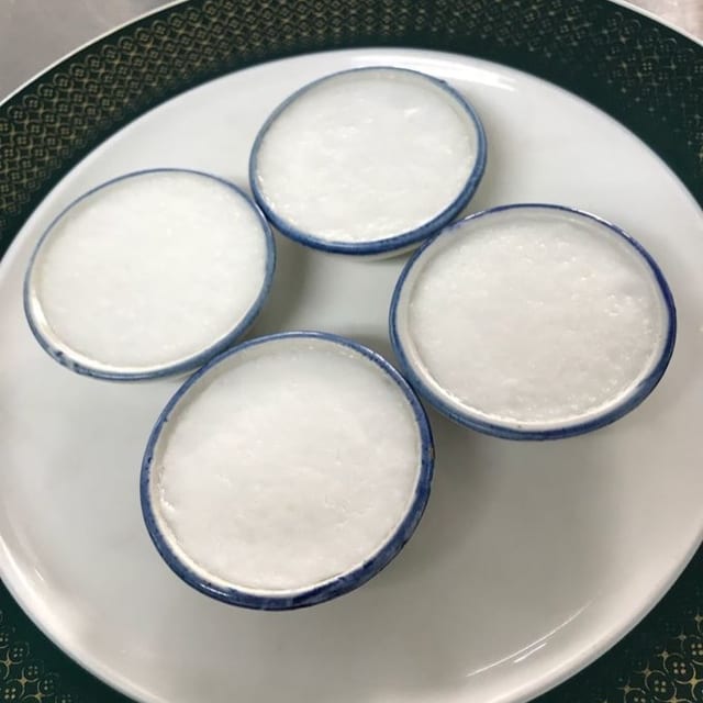 Kanom Tuya Coconut Dessert.